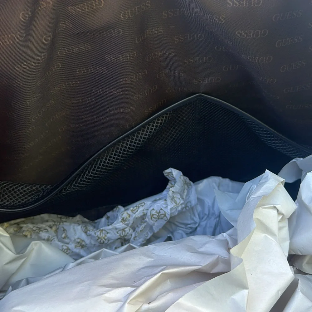 New GUESS Large Logo Travel bag